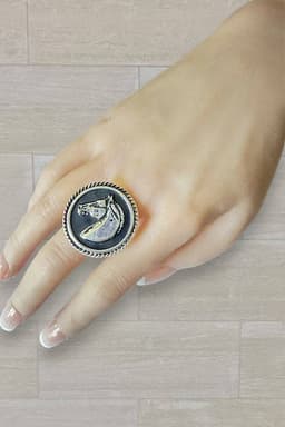 WESTERN HORSE HEAD PORTRAIT ROUND CUFF RING
